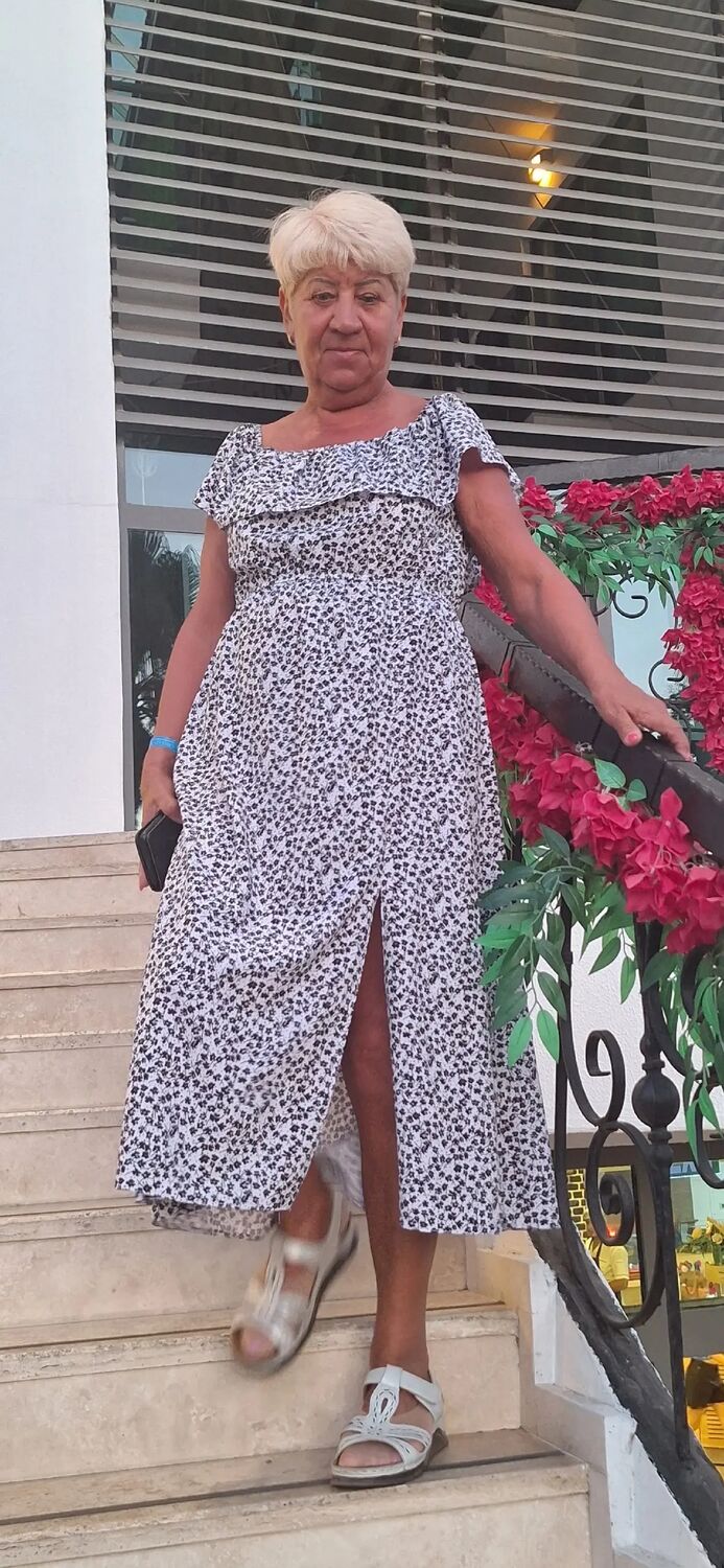  53934528  Svetlana, 68 ,    