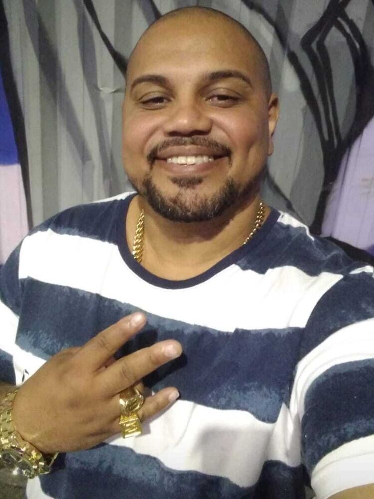 48316838  Felipe, 43 ,    --