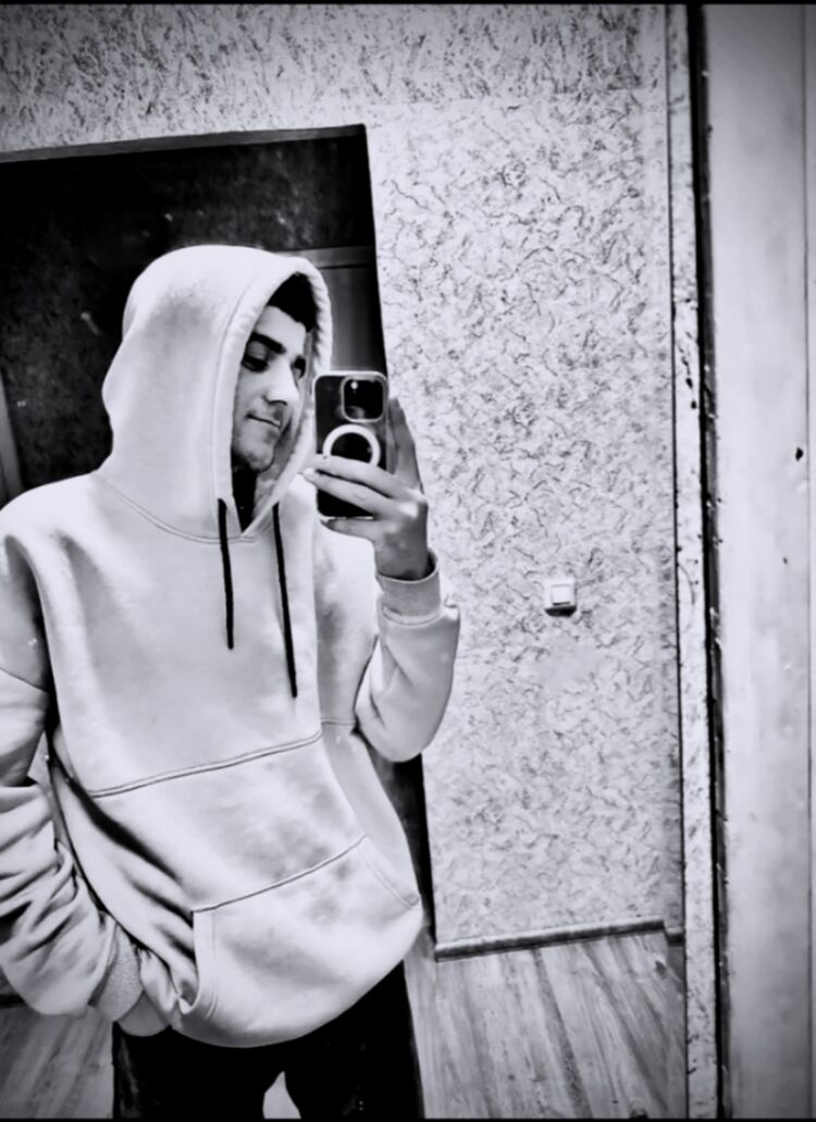  53983938  , 21 ,    -