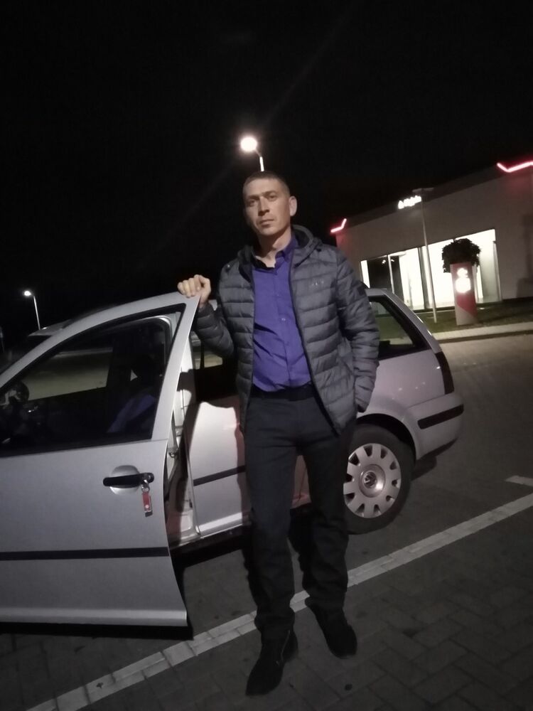  18041148  , 35 ,    Milanowek