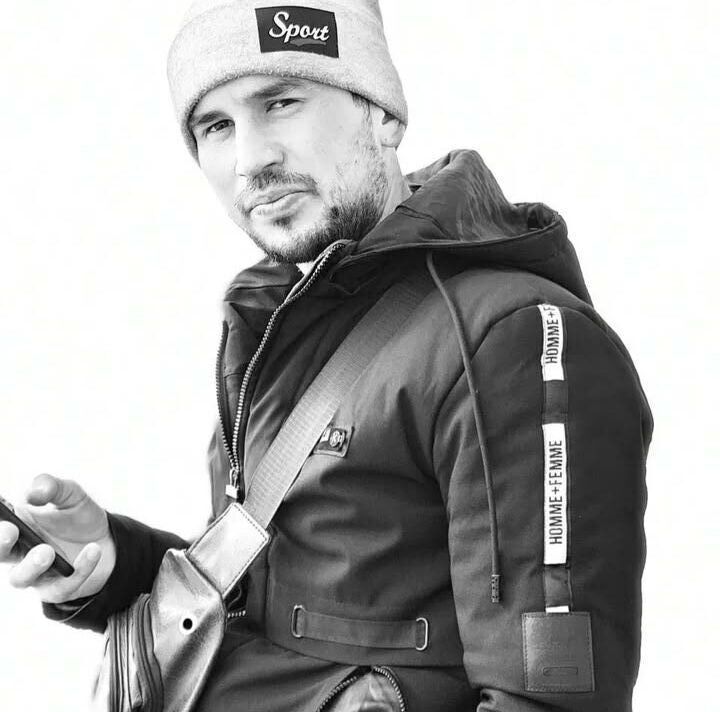  54742328  Timur, 33 ,    