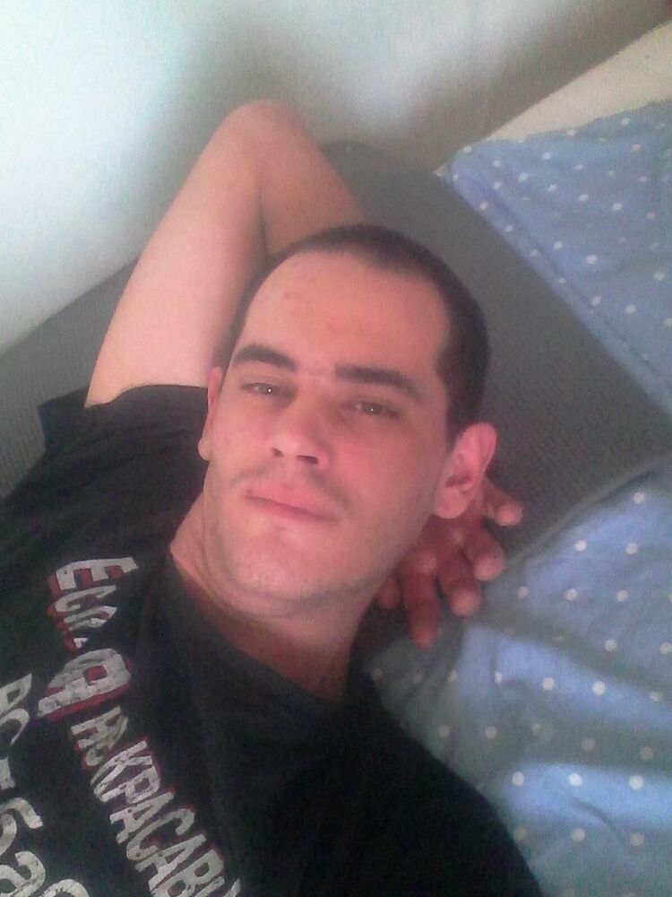  28348708  , 32 ,    
