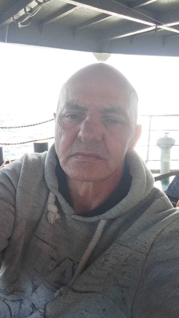  37199148  Kamil, 57 ,    