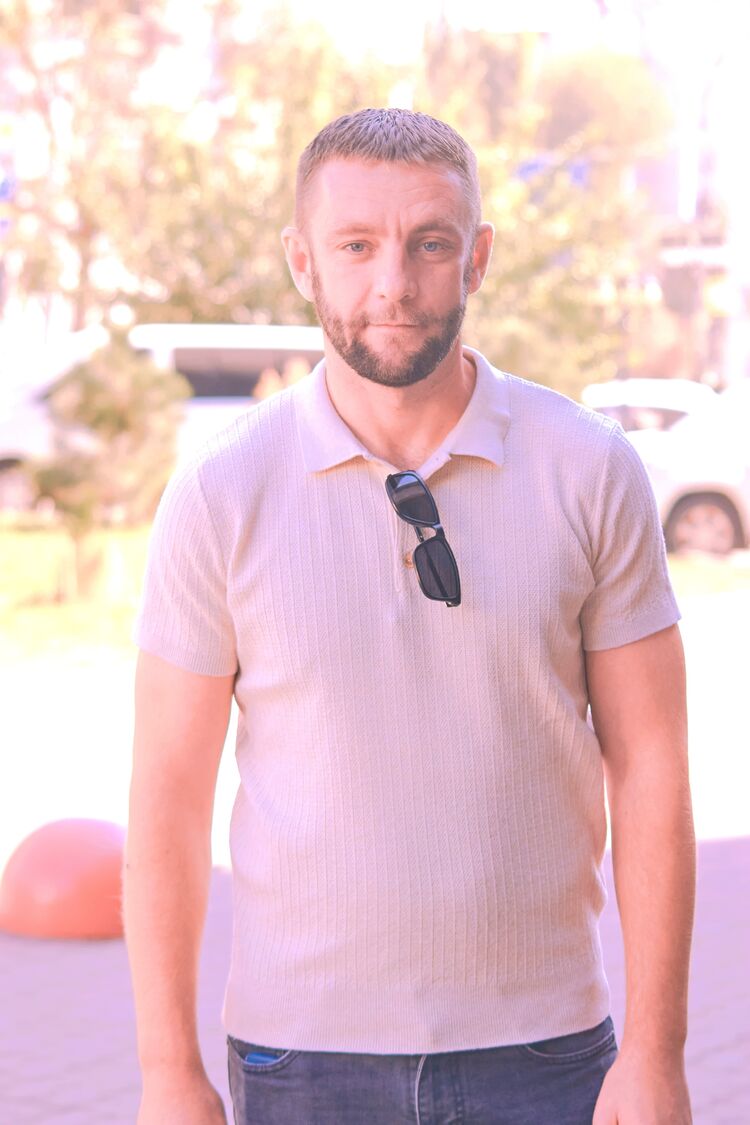  ,   Ruslan, 35 ,   ,   