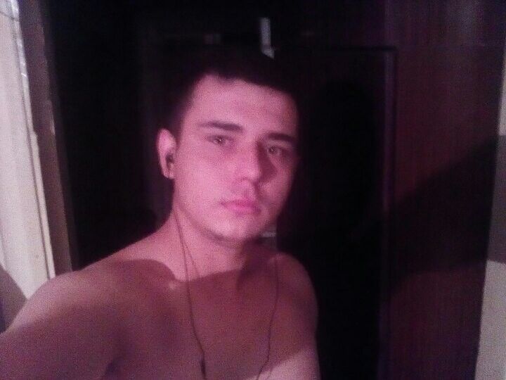  8298738  Maksim, 31 ,    