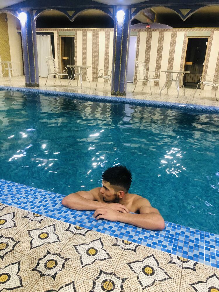  23996038  Islomjon, 24 ,    