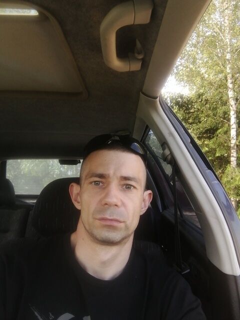  49690168  Alexander, 37 ,    