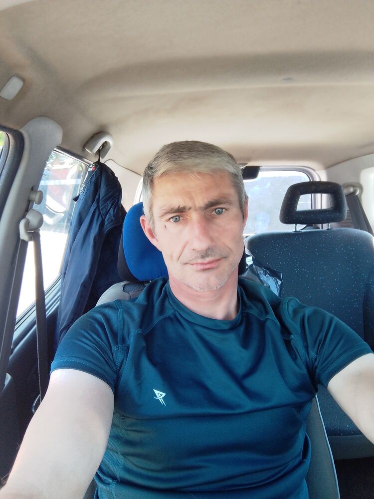  Rosengarten,   Liviu, 46 ,   c 