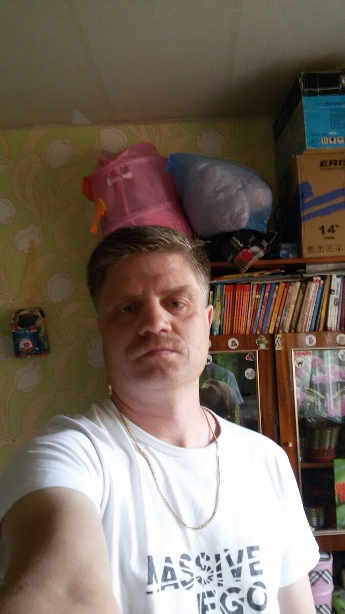  12456508  Andrei, 49 ,    