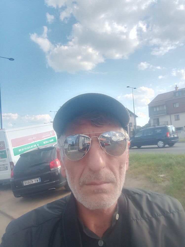  43936298  Benjamin, 58 ,    