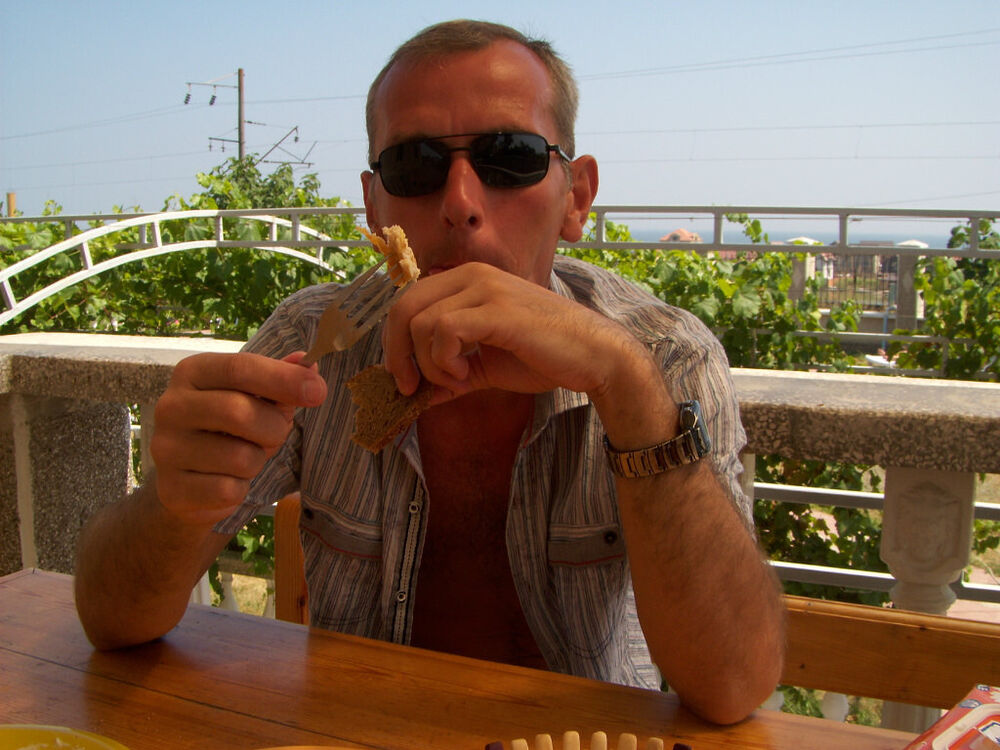  45220278  Ivan, 55 ,    