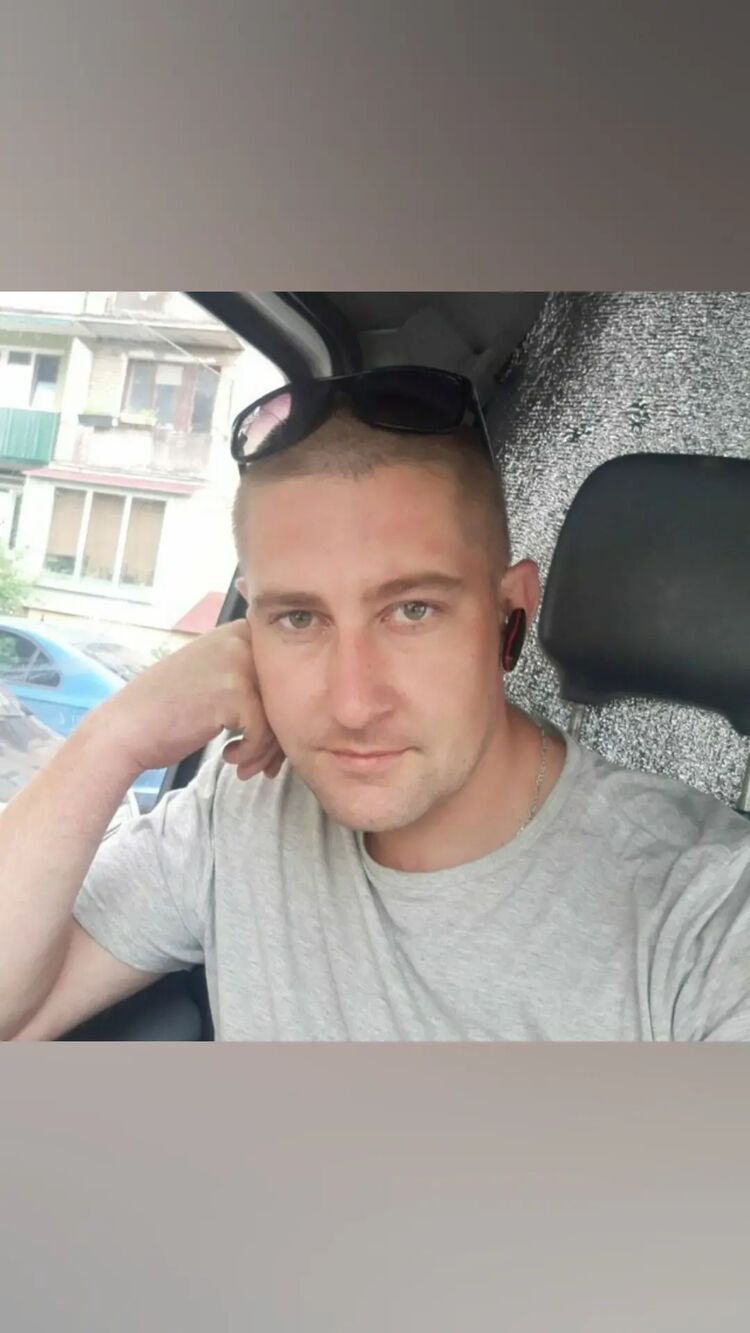  44040188  , 32 ,    