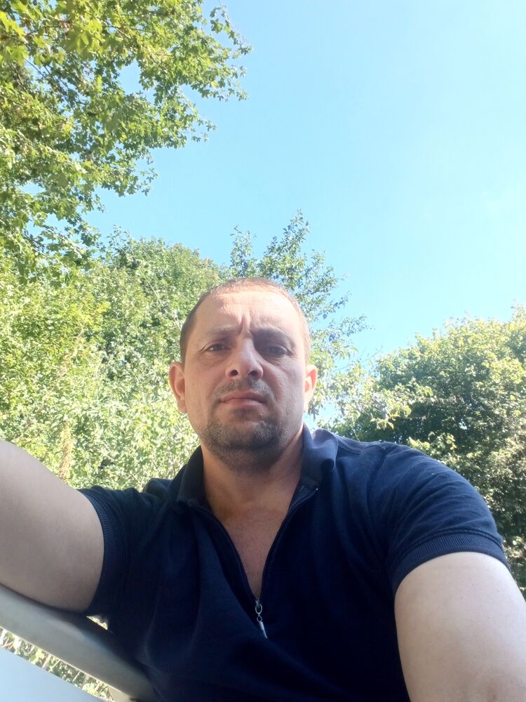  44780658  Iurie, 46 ,    