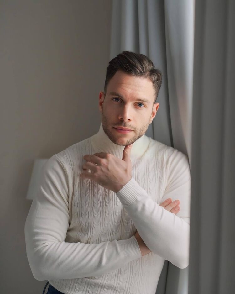  43246018  , 35 ,    -