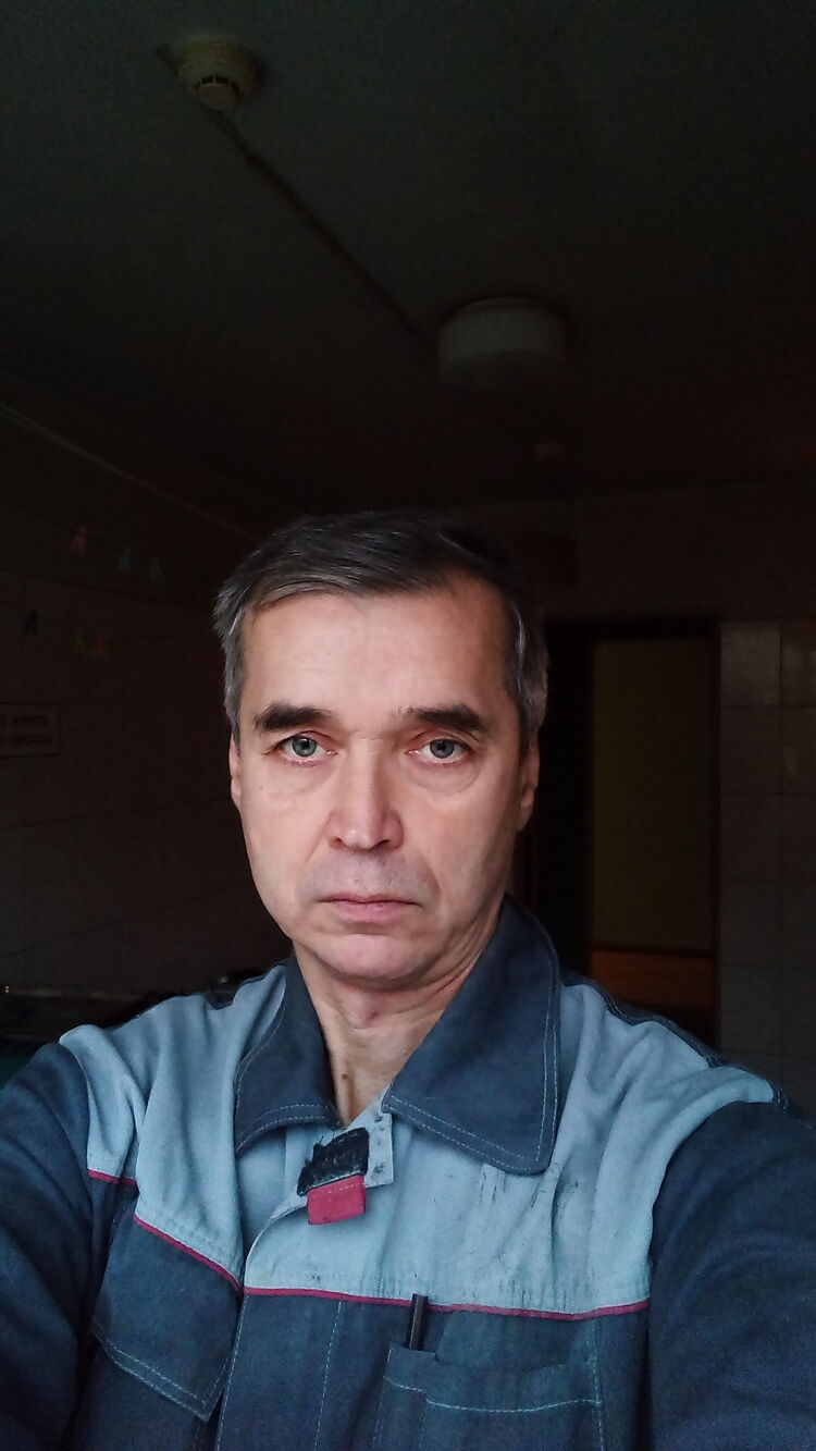  24107918  , 61 ,    