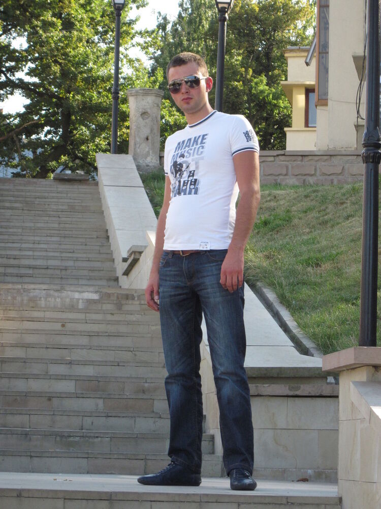  ,   Grisha, 35 ,   