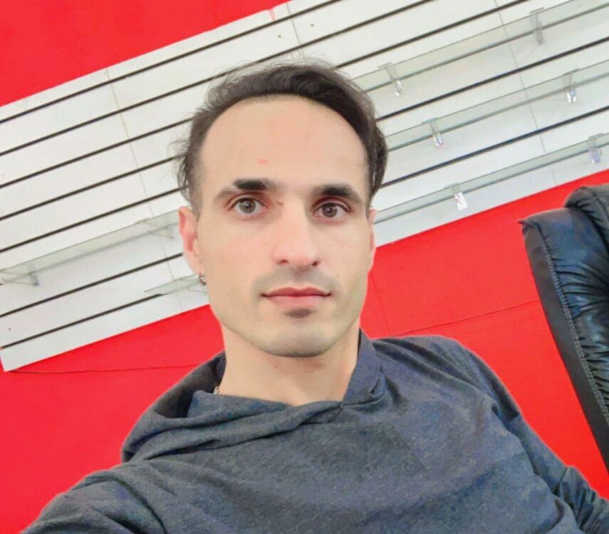  28518168  Ijaz, 27 ,    