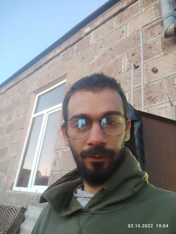  33137398  , 32 ,    