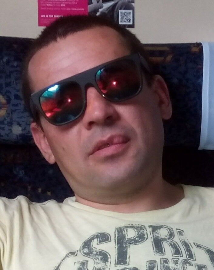  9831968  , 44 ,    Gliwice