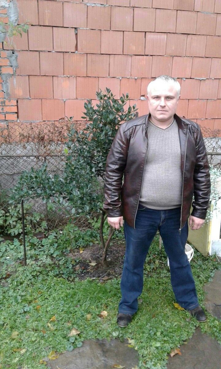  8373068  Iwan, 49 ,    