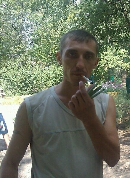  12190158  Slava, 48 ,    
