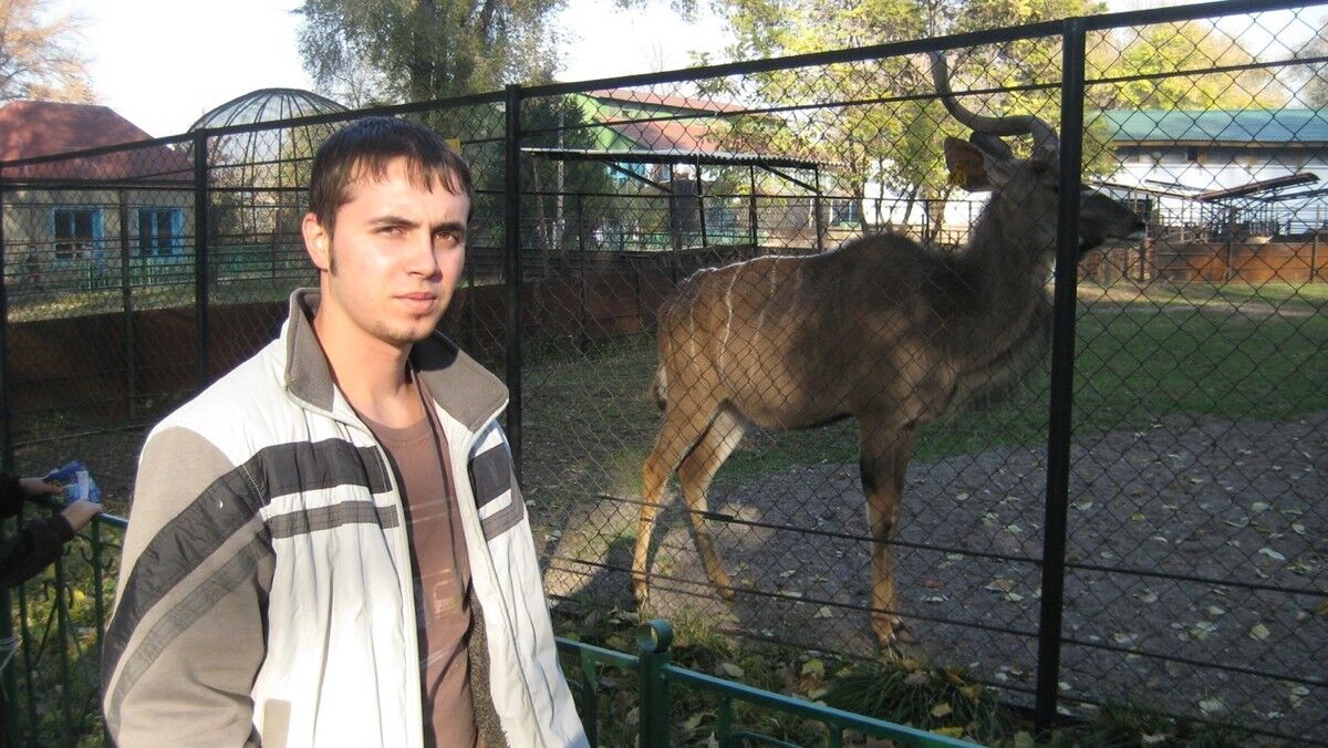  ,   Alex, 35 ,   