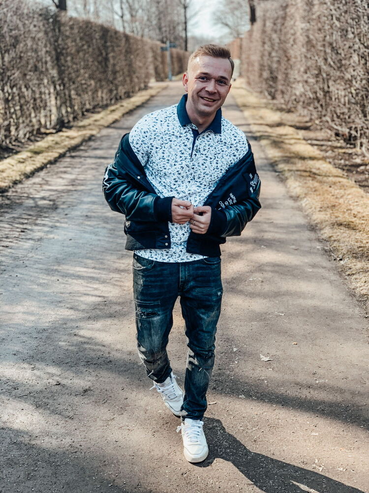  33288198  Konstantin, 31 ,    -