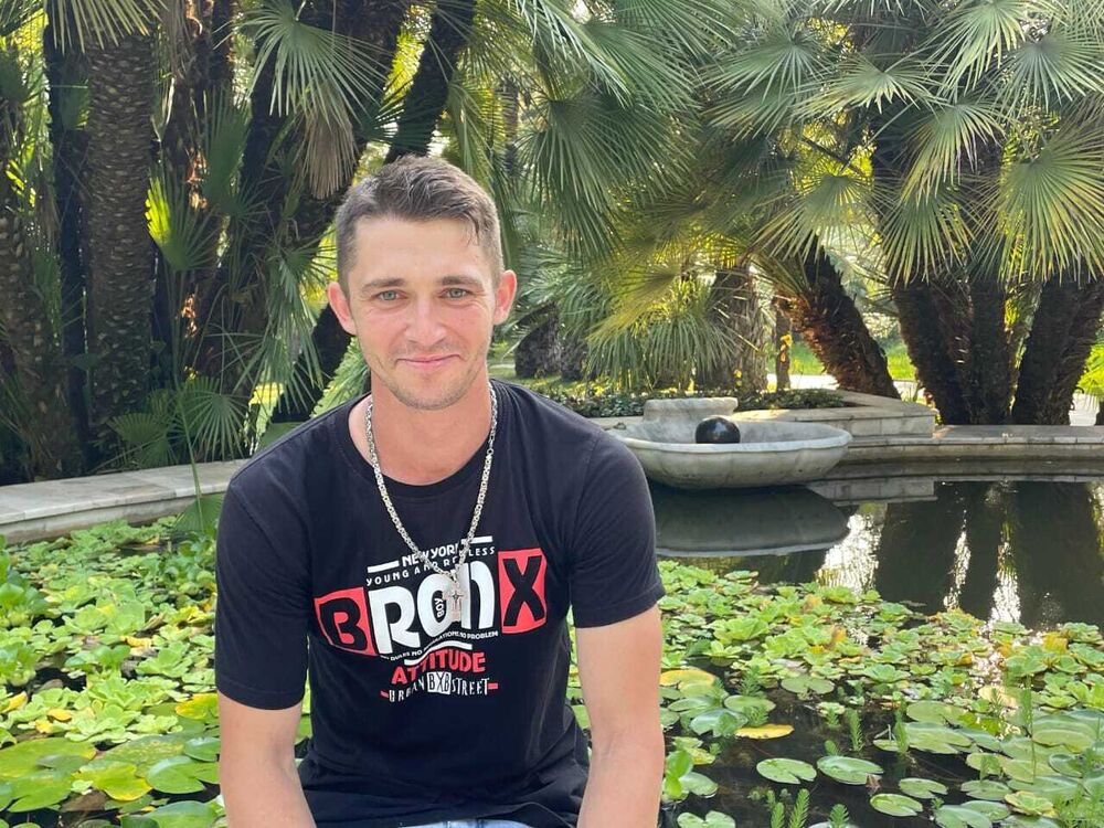  54711408  Alen, 29 ,    