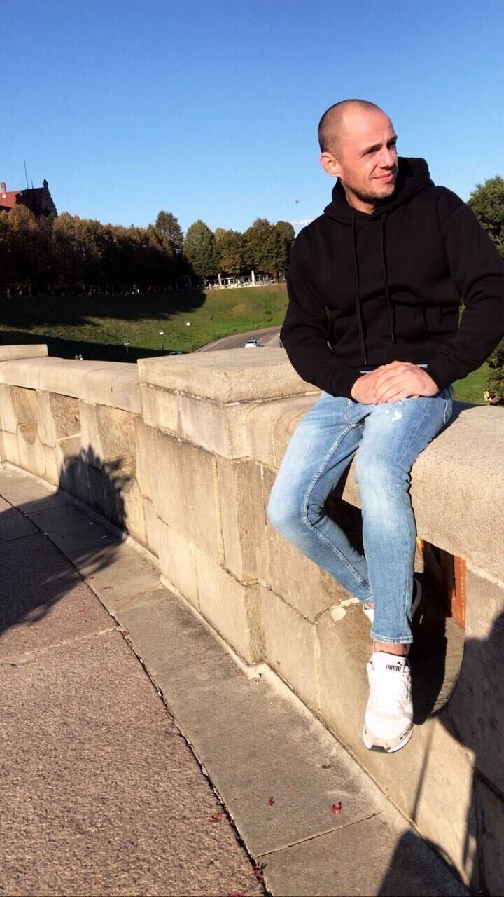  ,   Denis, 32 ,   ,   