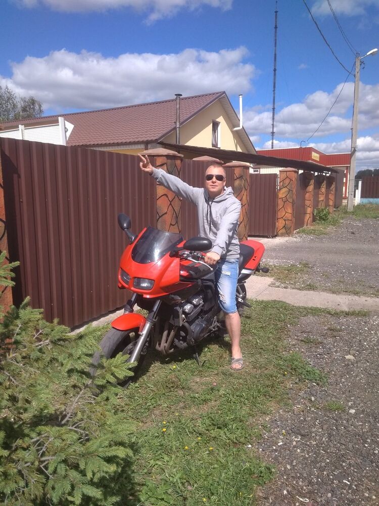  ,   Sergey, 38 ,   