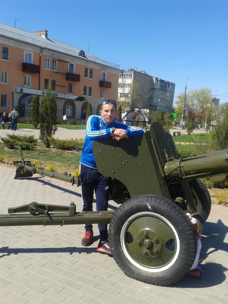  11697738  Vladimir, 34 ,    
