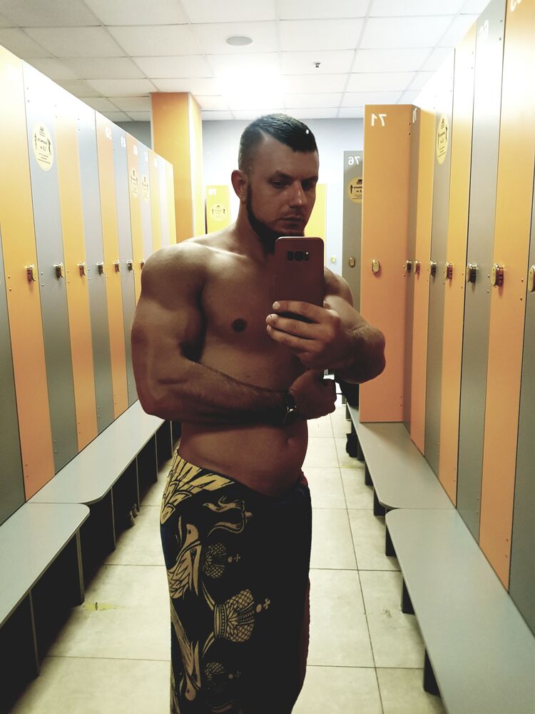  ,   Stanislav, 36 ,   c 