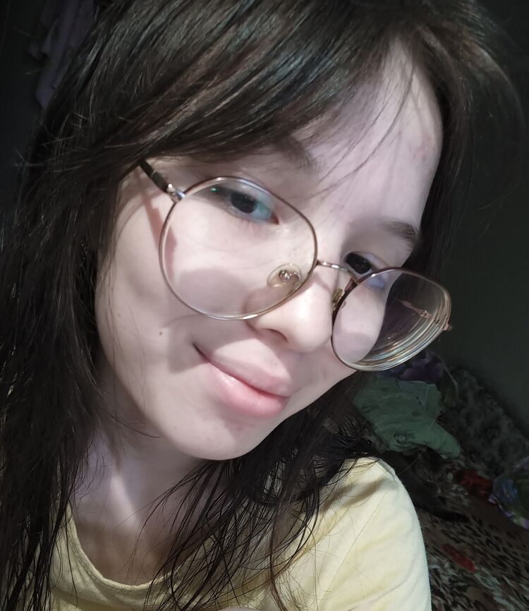  48082708  Adelina, 18 ,     