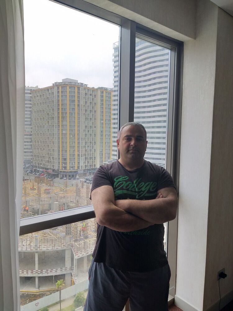  21754528  Giorgi, 51 ,    