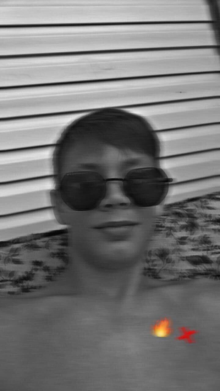  33781438  Misha, 22 ,    