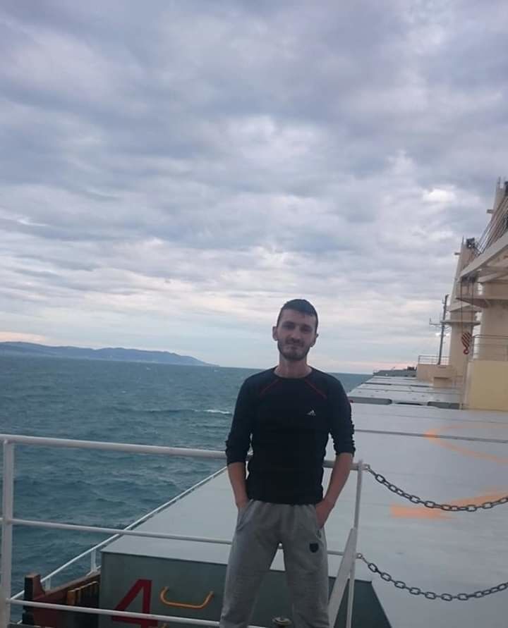  18608778  Gela, 33 ,    