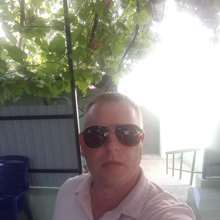 27642198  Denis, 45 ,    