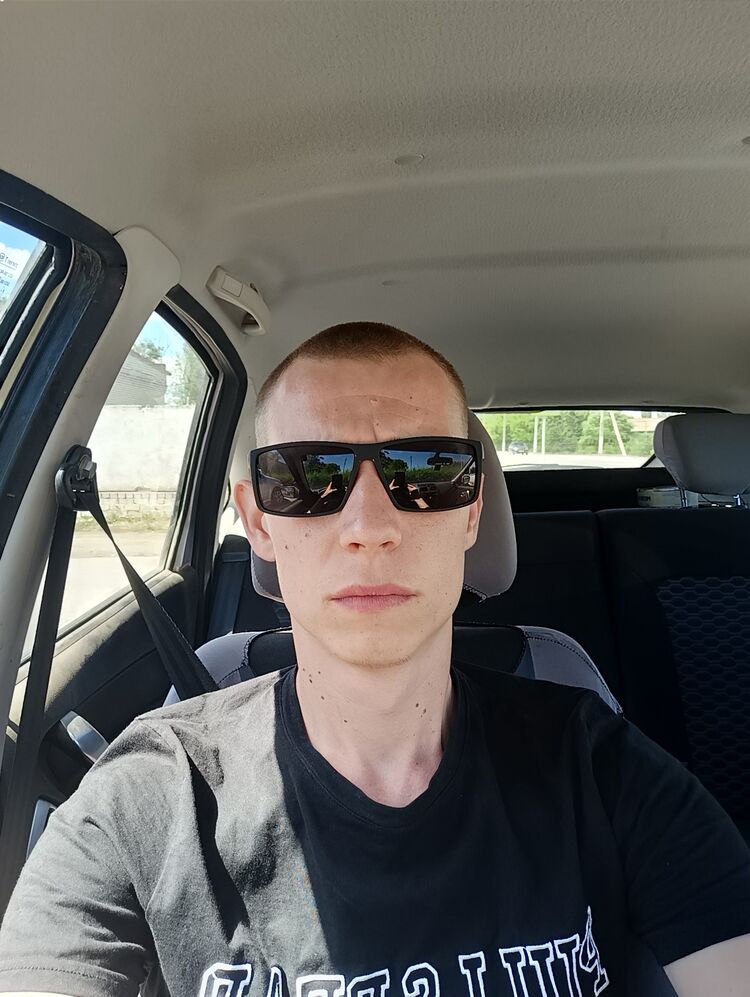  27360228  Anton, 29 ,    