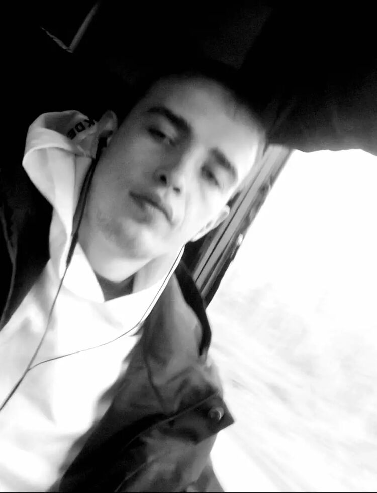  ,   Denis, 25 ,   ,   