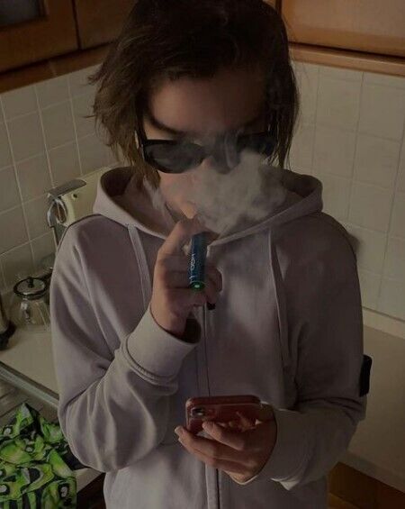  31966588  Stephan, 21 ,    