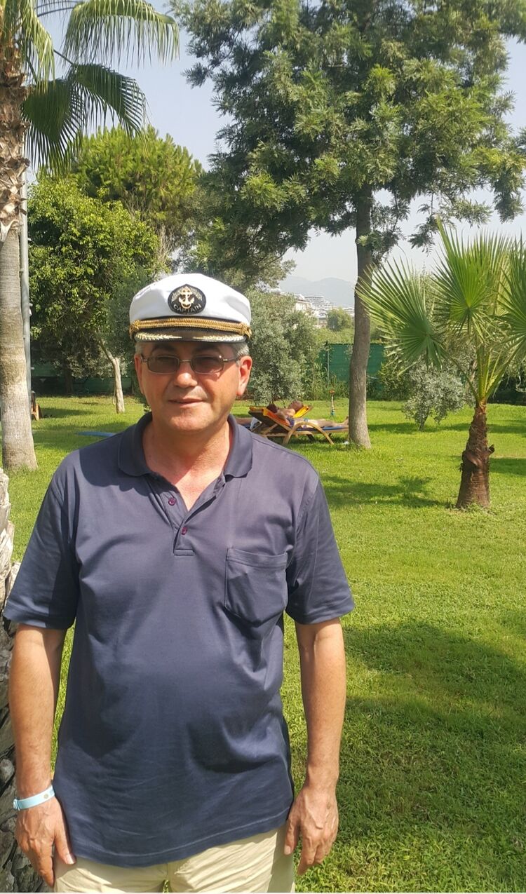  39667838  Alper, 64 ,    