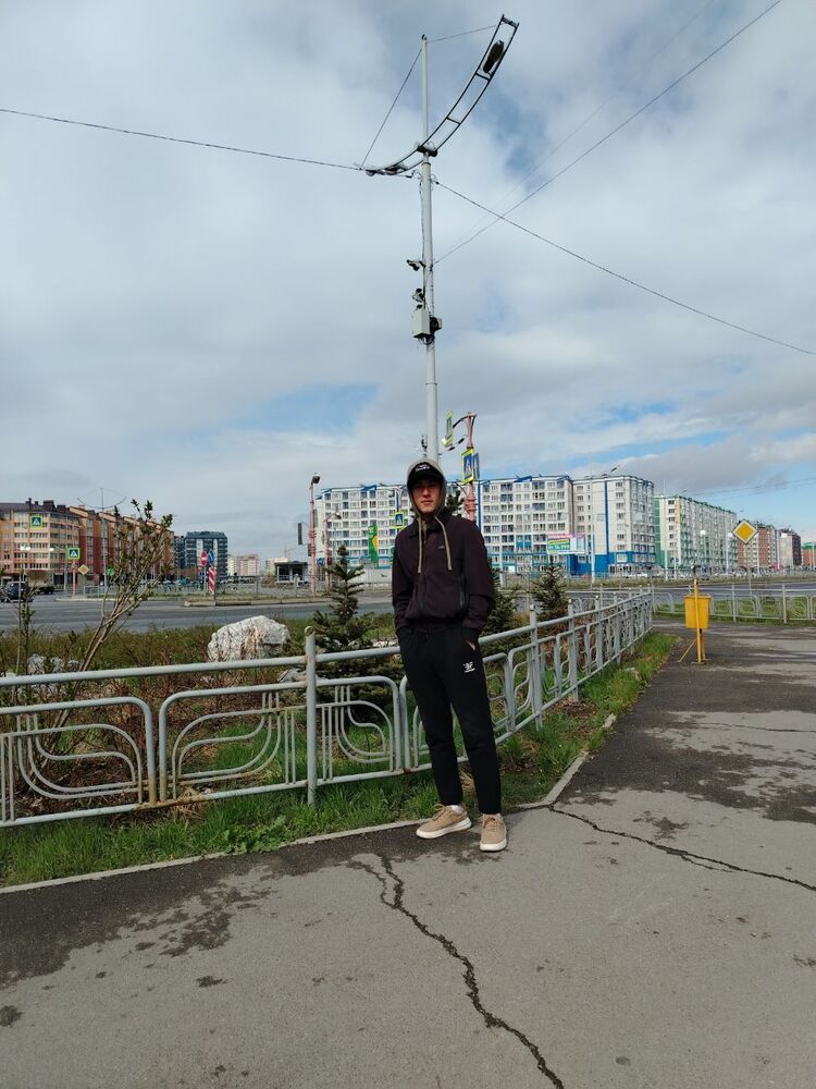  ,   Bek, 21 ,   ,   , c 