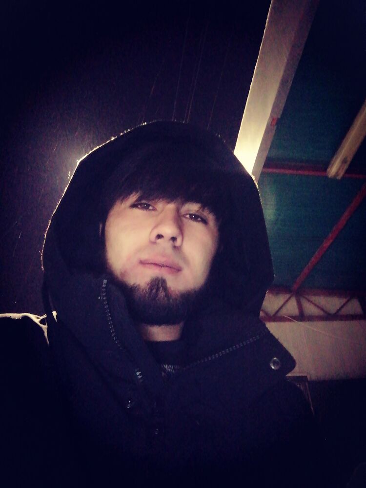  ,   Ogabek, 25 ,   ,   , c , 