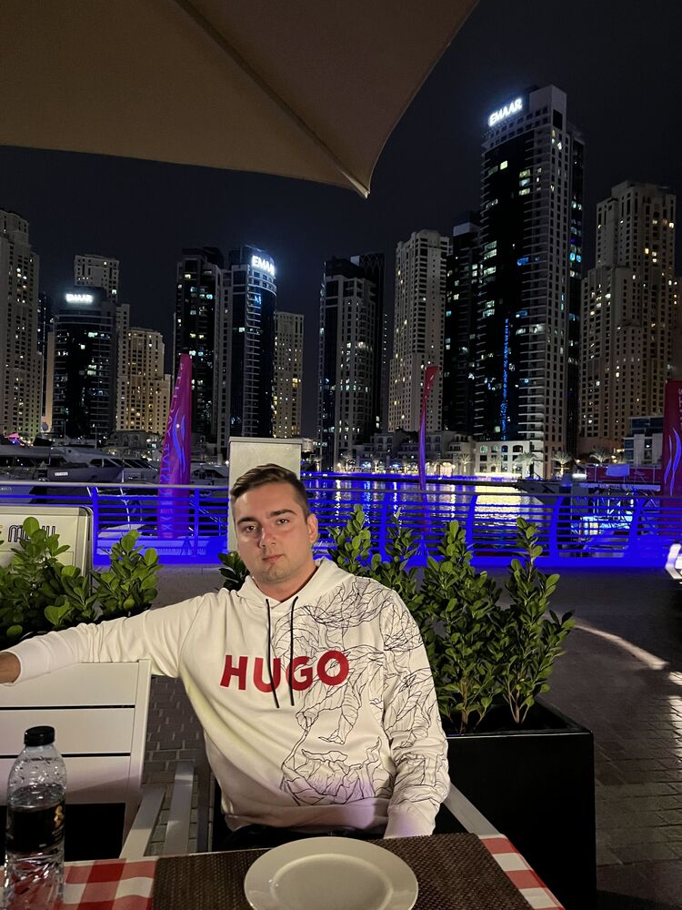  36526808  Artem, 30 ,    