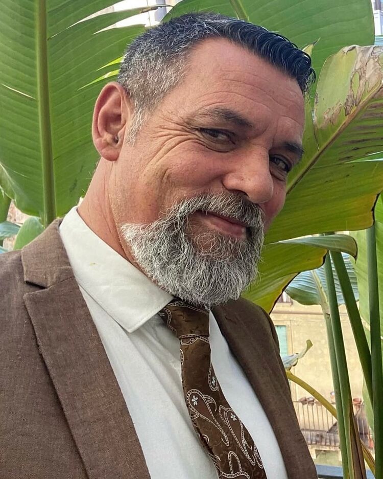 51069228  Richard, 49 ,    