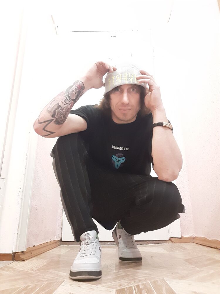  32948778  , 39 ,    