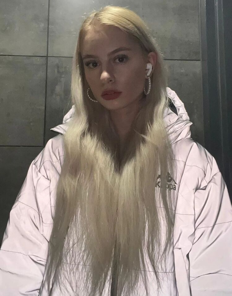  27448278  , 26 ,    -