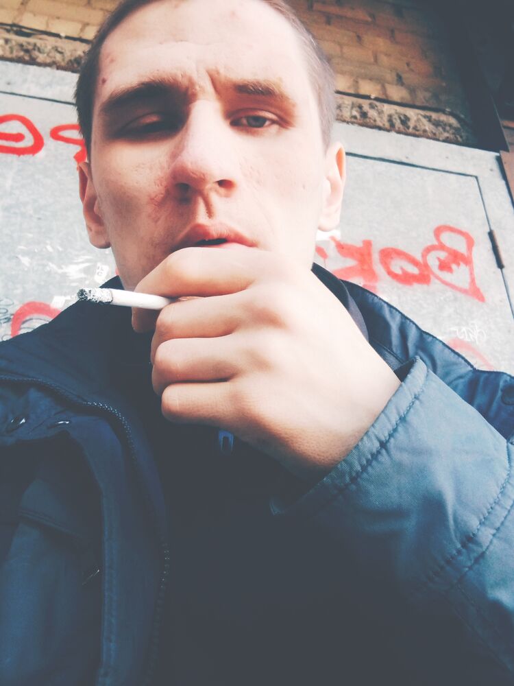  42498158  Max, 24 ,    
