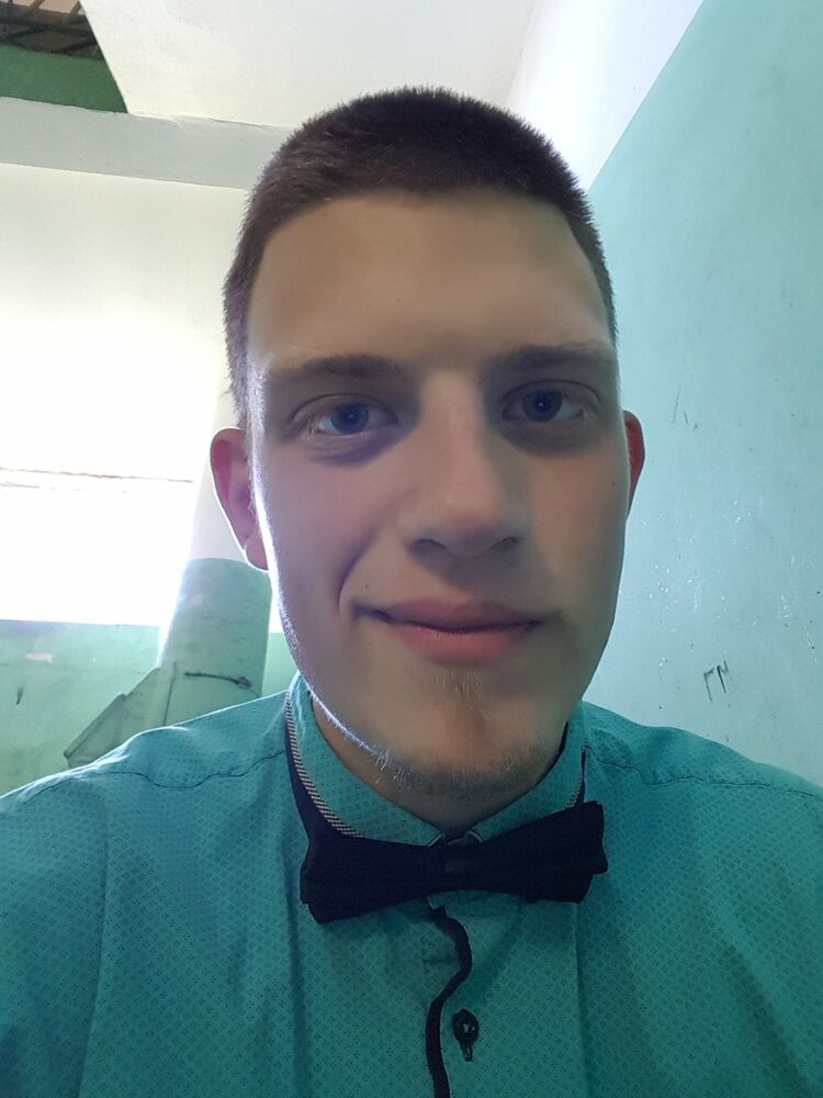  10420158  Kirill, 30 ,    