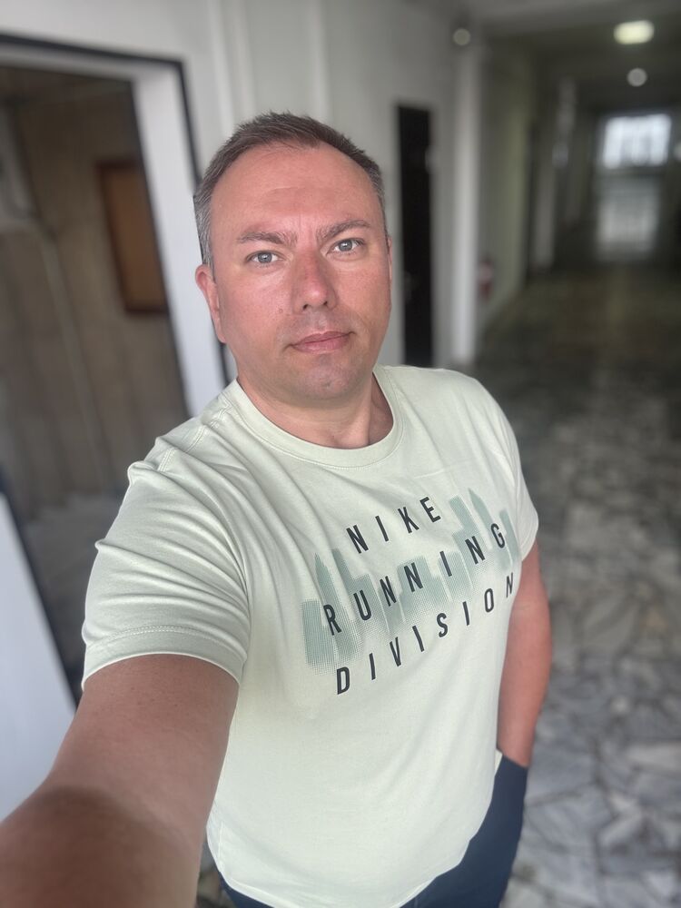  ,   Den, 48 ,     